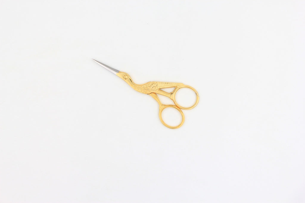 Professional Stork Cuticle Scissors – Precision 3.5” Gold-Plated Crane Embroidery Scissors for Nails, Hangnails & Cuticles – Ultra-Fine Curved Tip Stainless Steel Grooming Tool for Salon & Home Use