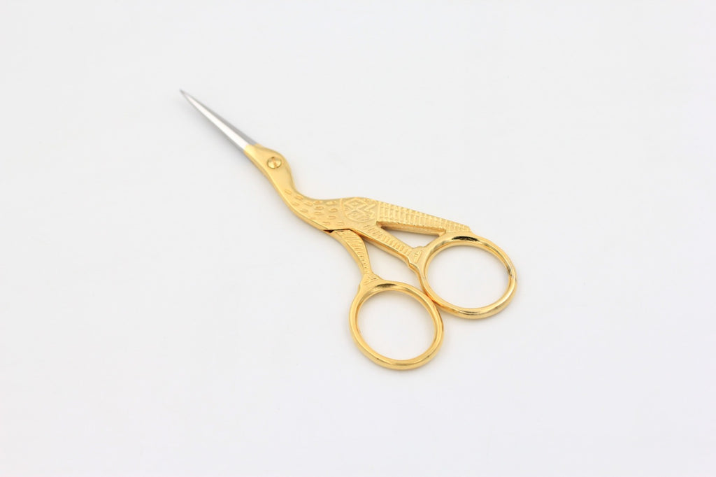 Professional Stork Cuticle Scissors – Precision 3.5” Gold-Plated Crane Embroidery Scissors for Nails, Hangnails & Cuticles – Ultra-Fine Curved Tip Stainless Steel Grooming Tool for Salon & Home Use