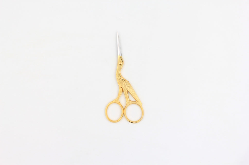 Professional Stork Cuticle Scissors – Precision 3.5” Gold-Plated Crane Embroidery Scissors for Nails, Hangnails & Cuticles – Ultra-Fine Curved Tip Stainless Steel Grooming Tool for Salon & Home Use